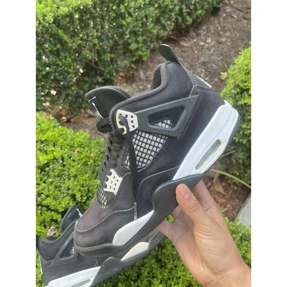 Size 9 - Air Jordan 4 Retro White Thunder